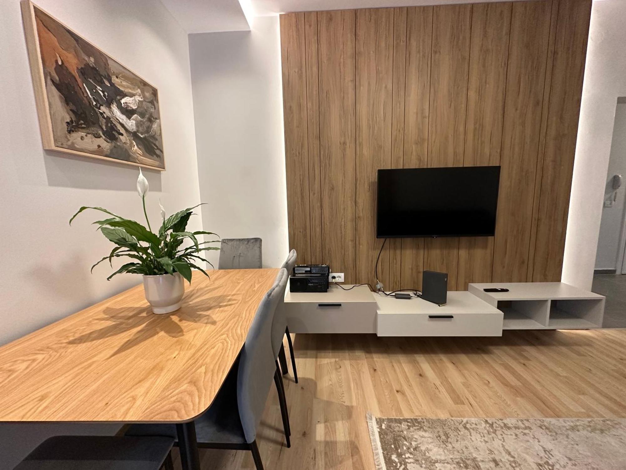 Apartment Pazari *
